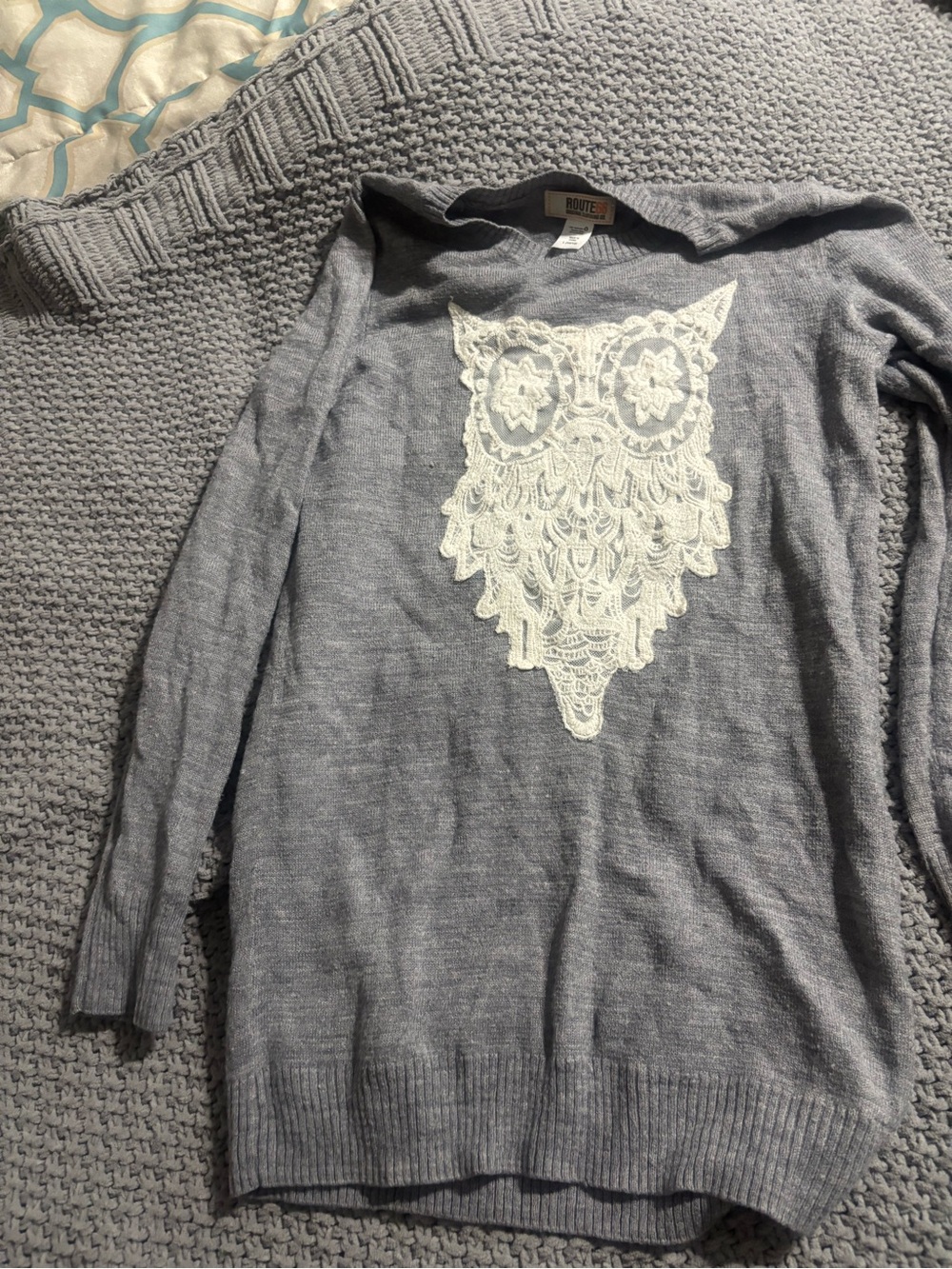 Route 66 Women's Light Gray Crewneck Sweater with White Lace Owl Open to offers🩶